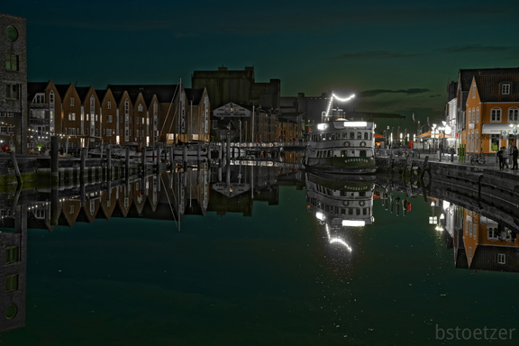 NE1 8447 DxO 01